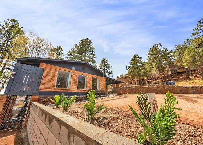 New I Mountain Views I Hot Tub I Lawn Games I Patio I Bbq Flagstaff