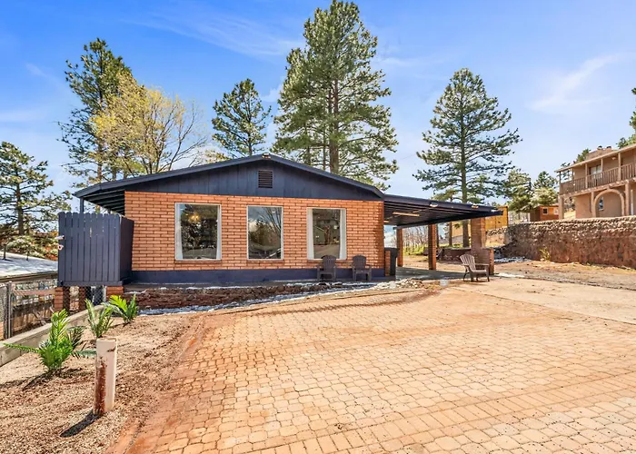 New I Mountain Views I Hot Tub I Lawn Games I Patio I Bbq * Flagstaff