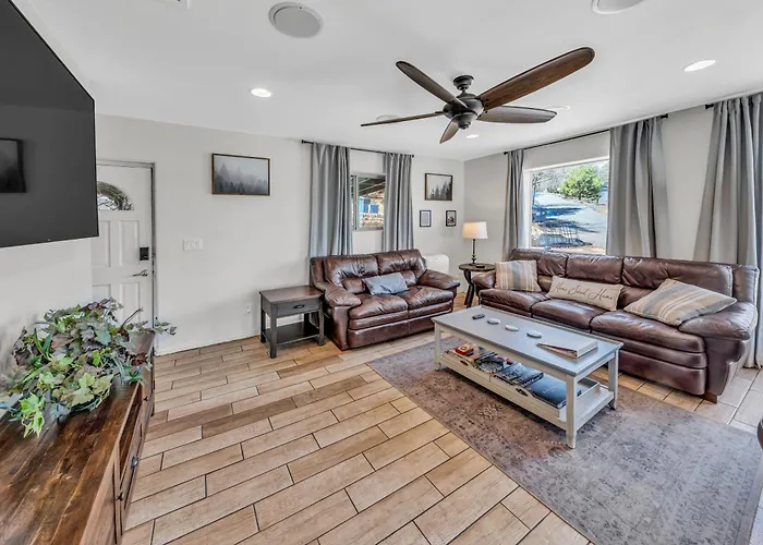 Ferienhaus New I Mountain Views I Hot Tub I Lawn Games I Patio I Bbq *